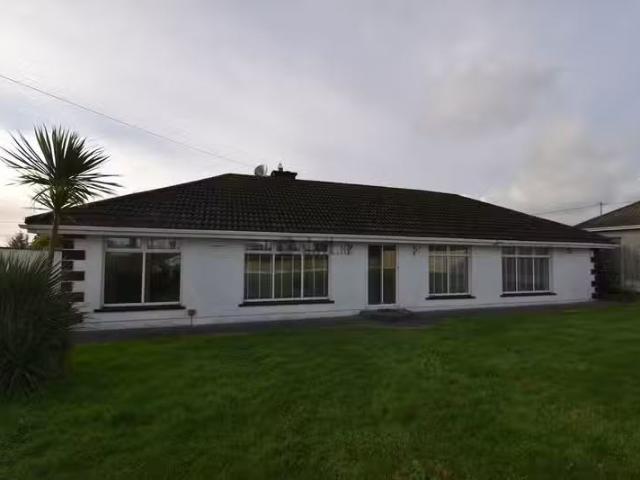 Templeusque, Glanmire, Co. Cork is for rent