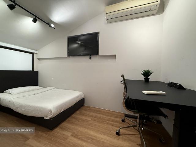 Temple Street D1, Apartment