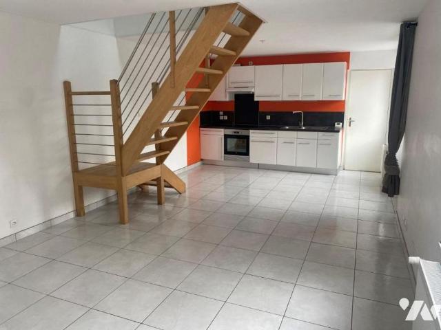 Templemars, rue Jean Jaures, Apt T3 54M2, stationnement, 732€