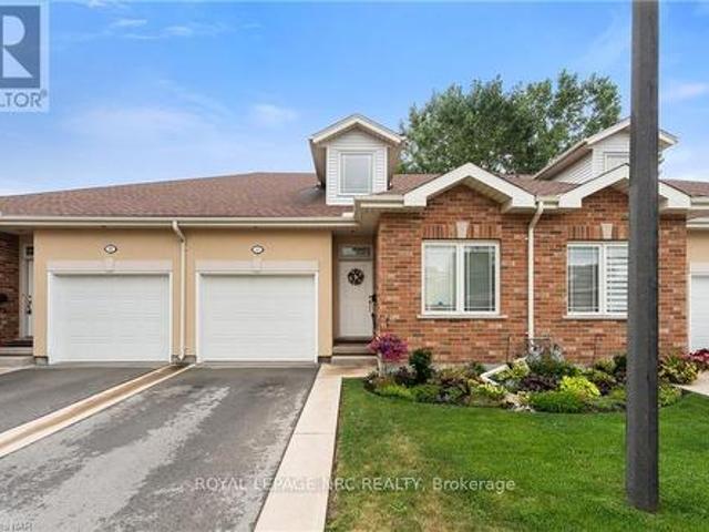 Ten 4300 Kalar Road, Niagara Falls 213 Ascot, ON, L2H 1S7 townhouse for sale | Listing ID X12010 | Royal LePage