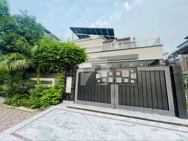 Ten marla corner double storey house for sale in marghzar prime location