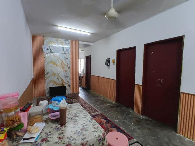 TENANTED flat Subang Perdana good for investment