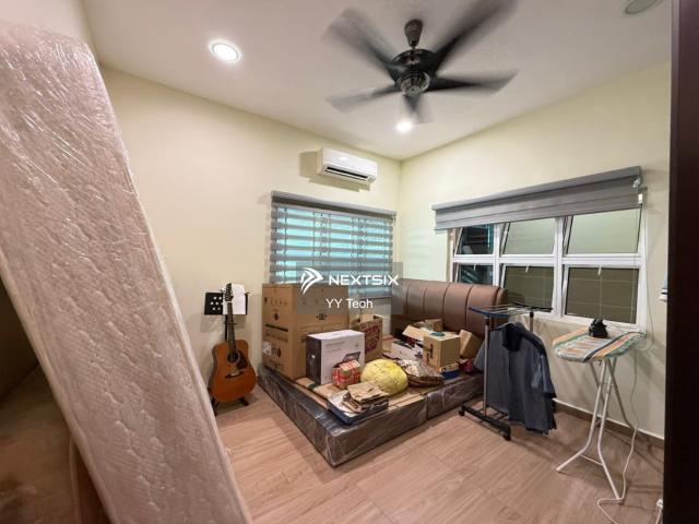 Tenanted Main Road Commercial Property @ Austin Crest