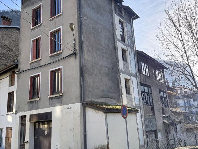 TENAY Immeuble 124,58 m2