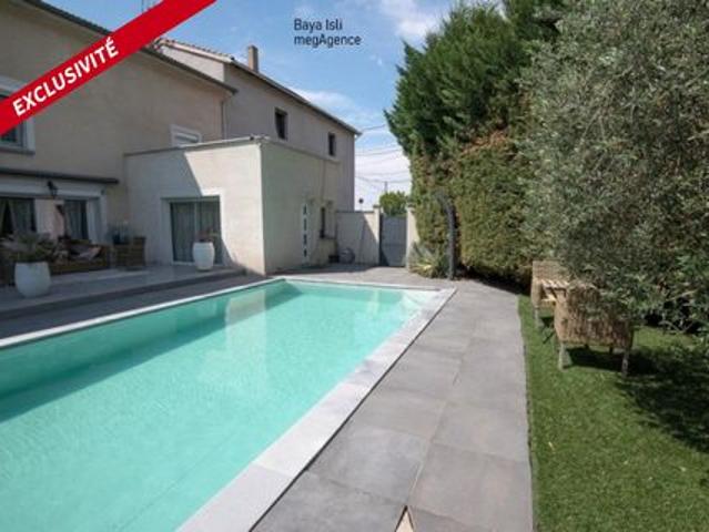 Tènement immobilier de 2 maisons avec piscine, garage et terrain – 364 000 € FAI