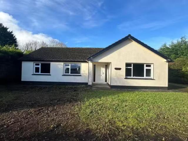 Teachain Dearach, Cloverhill, Ballaghaderreen, Co. Roscommon.