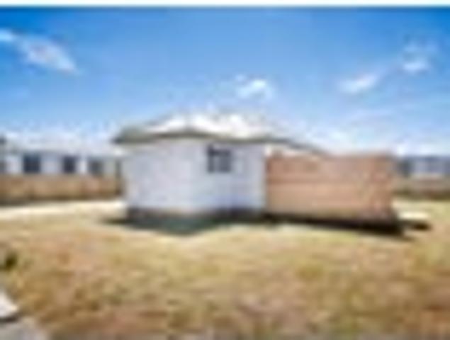 TEAM LEWIS SENSATIONALLY EASY LIVING