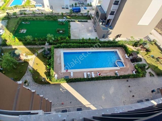 Tece Deniz Mah.de Havuzlu Site'de 2+1 Kiralık Daire
