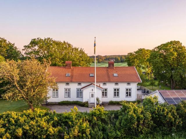 Tegneby 805