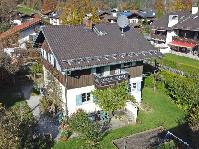 Teilmodernisiertes Einfamilienhaus mit Potential