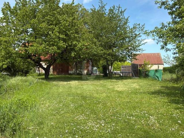 TEILSANIERT MIT GROSSEM SONNIGEN GARTEN U. STADL 2 ZUFAHRTEN