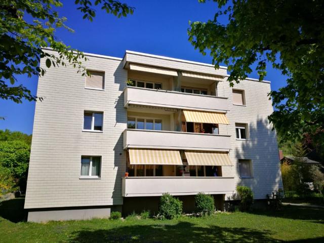 Teilsanierte 3.5 Zimmer Wohnung mitten in Biel zu vermieten