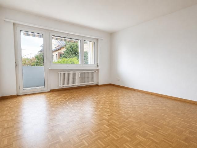 Teilsanierte 4.5 Zimmer Wohnung an ruhiger Lage