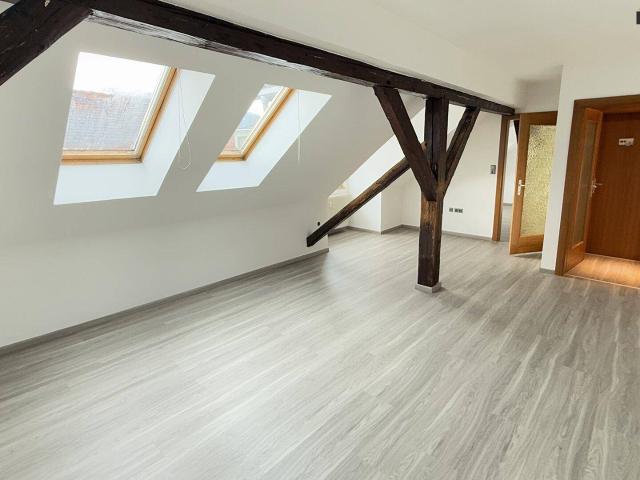 Teilsanierte Dachgeschosswohnung mit 3 Zimmern im Zentrum von Trofaiach