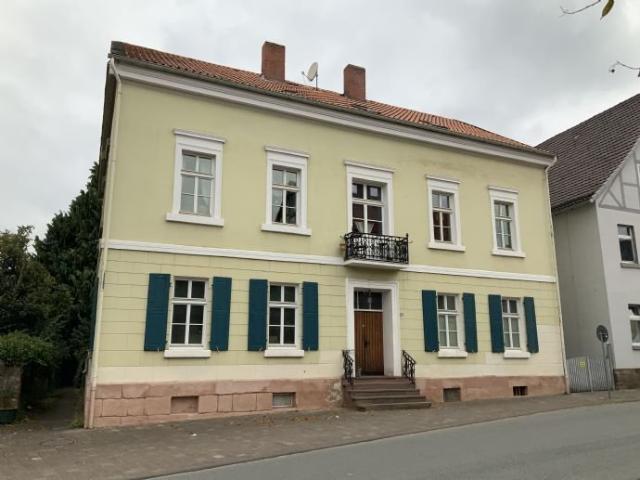 TEILSANIERTES MEHRFAMILIENHAUS MIT 6 7 WOHNUNGEN