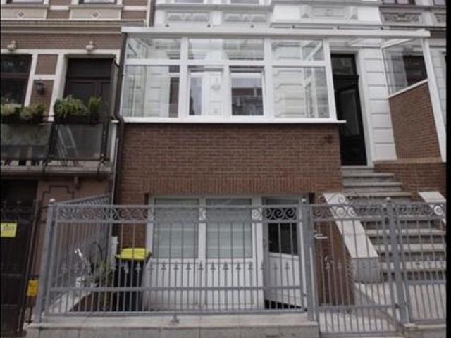 Gepflegter Altbau mit modernisiertem Innenleben