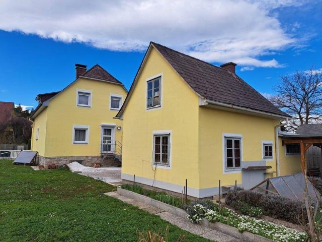 Teilsaniertes Wohnhaus mit Nebengebäude in toller Wohnlage