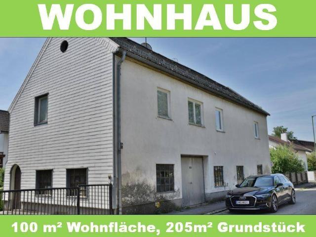 Teilsaniertes Wohnhaus in zentraler Ruhelage beim Mühlbach