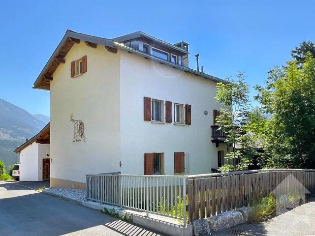 Teilweise umgebautes altes Haus: 1 Duplex und 1 Stockwerk, das noch ausgebaut werden muss
