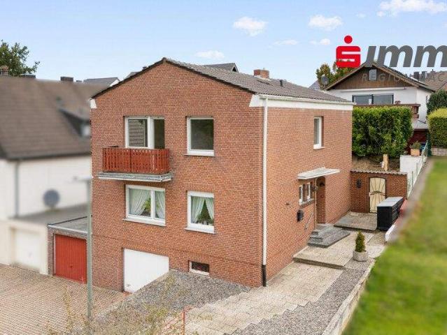 Teilvermietetes Zweifamilienhaus in guter Wohnlage