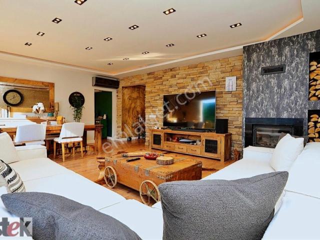 Tek Kat Havuzlu Müstakil 3+1 Villa