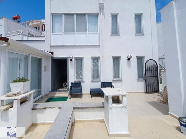 Tek ün Sitesi Deniz Manzaralı Kiralık 2+1
