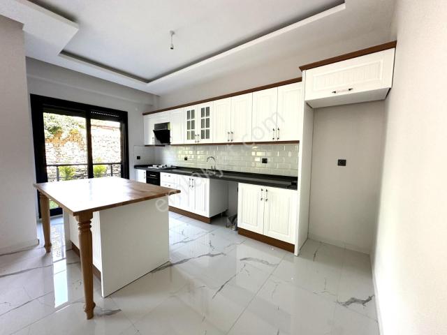 Tek Yetkili Ayanoğludan Kızılkeçilide Geniş Kullanımlı 4+1 Villa