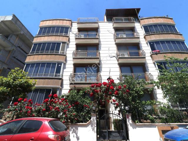 Tek Yetkili Aygülden Akçay'da Çift Cephe Geniş Cam Balkonlu Ve Asansörlü Ebeveynli 3+1 Satılık Daire