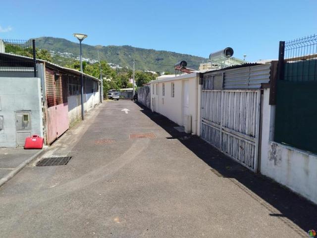 TEKA IMMO VOUS PROPOSE MAISON F4 LOUEE SUR ST DENIS AUX CAMELIAS, ILE DE LA REUNION