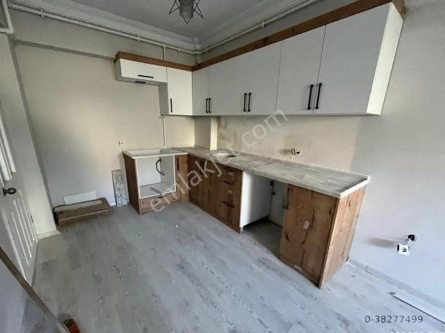 Tekceviz Ceritoğlu Cami Cıvarı 2+1 Satılık Daıre