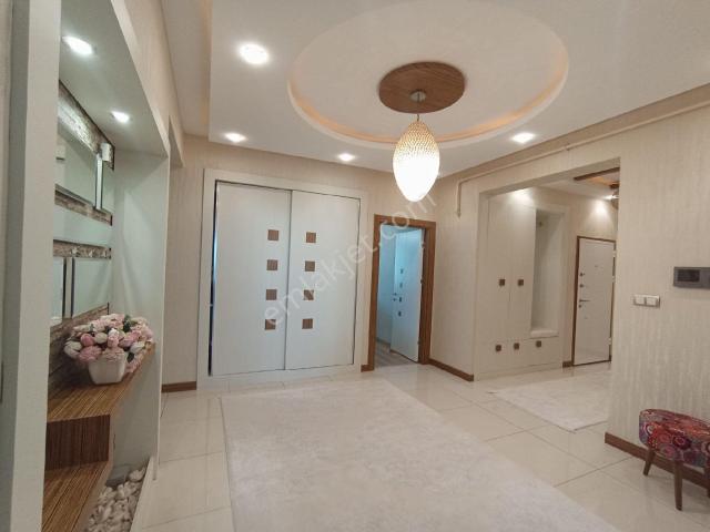 Tekel Winstown Avm Civarı eşyasız Giyinme Odalı Havuzlu Ara Kat Villa Konforunda Kiralık Daire