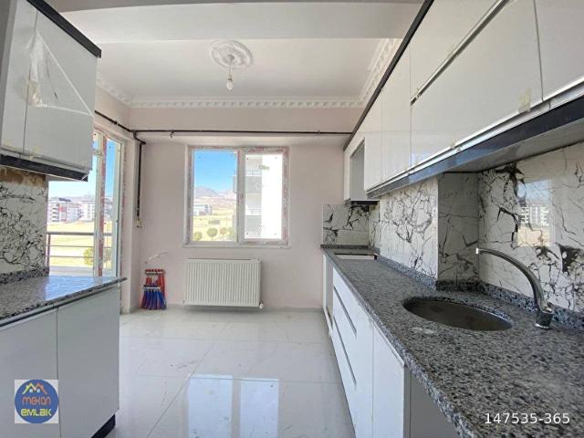 TEKİR CD ÜZERİNDE SATILIK ARAKAT LÜX 2+1 DAİRE