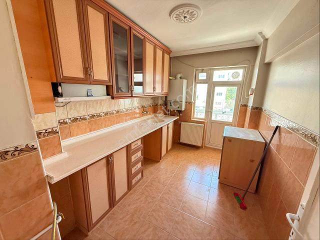Tekin Emlaktan Şehir Hastanesi Ve Antares Avm Yakını Arakat Cadde Yanı 3+1 Kiralık Daire !