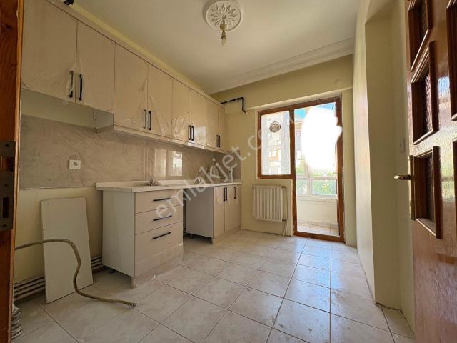 Tekin Emlaktan Şehir Hastanesi Ve Antares Yürüme Mesafesi Arakat 3+1 Kiralık Daire !