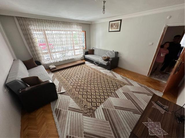 Tekin Emlaktan Seval Caddesi Paraleli 2+1 100m2 Bağımsız Salon Acil Satılık Daire !