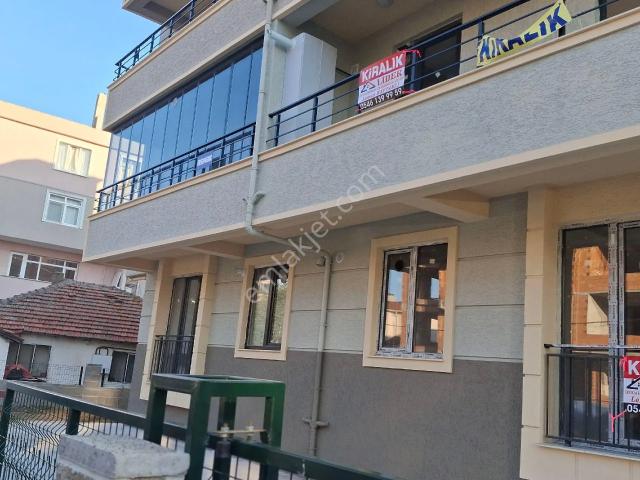 Tekirdağ Muratlı Fatih Mah Mah De Merkezi Konumda Geniş, Aydınlık Sıfır 2+1 2.kat Kiralık Daire.