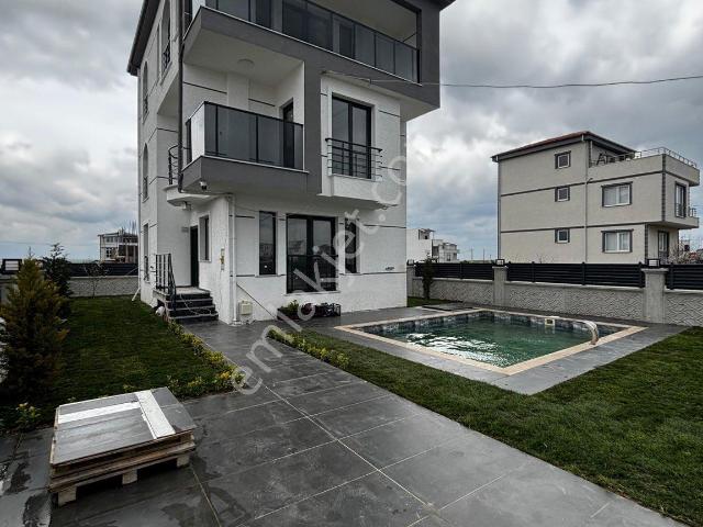 Tekirdağ Marmara Ereğlisi Lüks İskanlı Satılık Villa