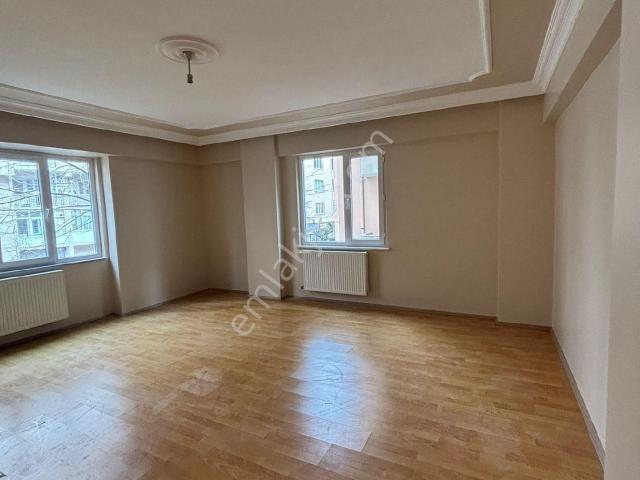 Tekirdağ Çorlu Muhittin Mahallesinde 130m2 Satılık 3+1 Daire