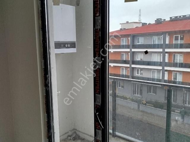 Tekirdağ/çorlu/danış Lıfe Havuzlu Site 1+1 Satılık Daire