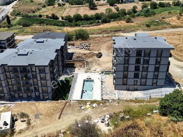 Tekirdağ Atatürk Mh Havuzlu Site İçersinde Satılık Lüx 2+1 Daire