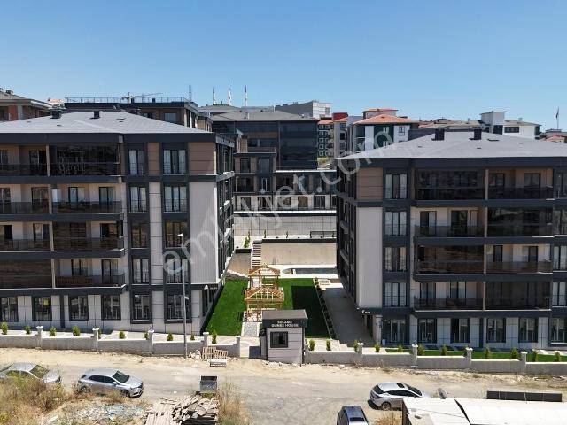 Tekirdağ Atatürk Mh Havuzlu Site İçinde Satılık Lüx 2+1 Daire