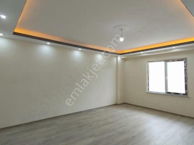 Tekirdağ Kapaklı 19 Mayıs 2+1 85 M2 Giriş Bahçeli Daire