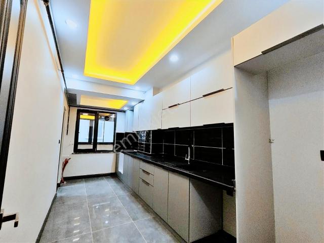 Tekirdağ Kapaklı Yuvam Mevki 2+1 98 M2 Ara Kat Açılır Cam Teras