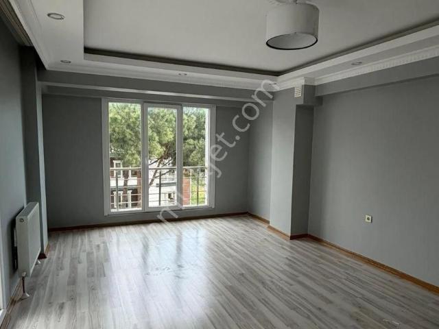 Tekirdağ Süleymanpaşa Altınova Filika Sitesi’nde Geniş Ve Ferah 3+1 Kiralık Daire | 140 M²
