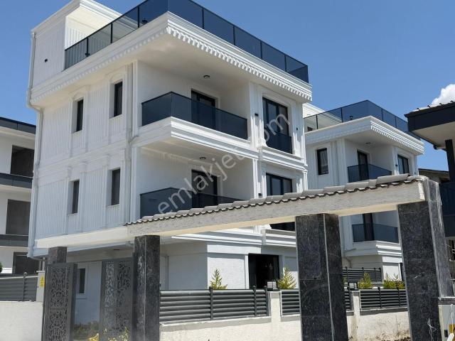 Tekirdağ Yeniçiftlik Te Deniz Manzaralı Ultra Lüks 4 Katlı Villa