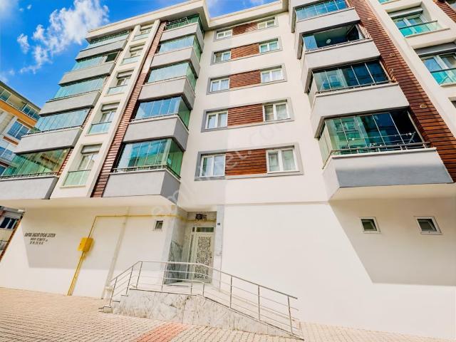 Tekkeköy Merkezde Geniş Kullanışlı Satılık 3+1 Daire