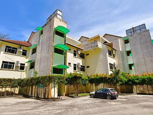 Teluk Batik Beach Resort