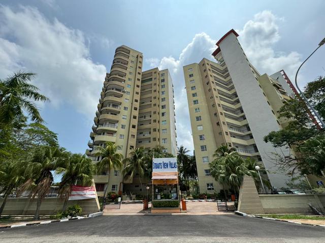 Teluk Kemang Straits View Villas Condominium 3 Bedroom for Sale