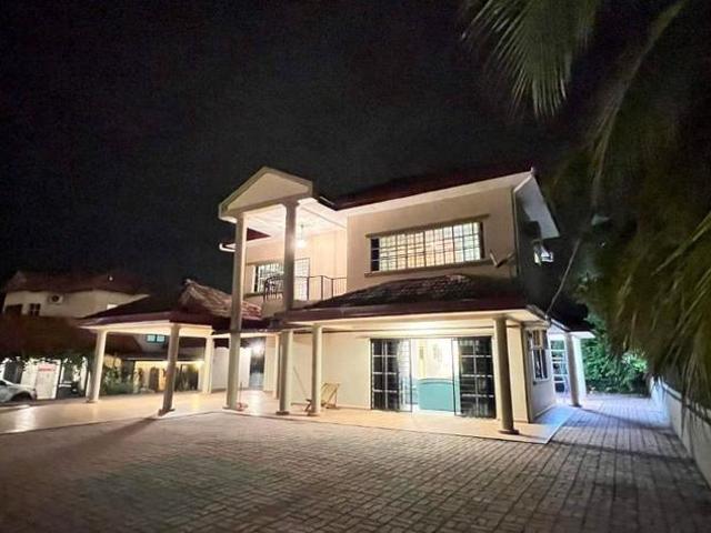 Teluk Kemang Pd Villa Bungalow FullyFurnished For sale