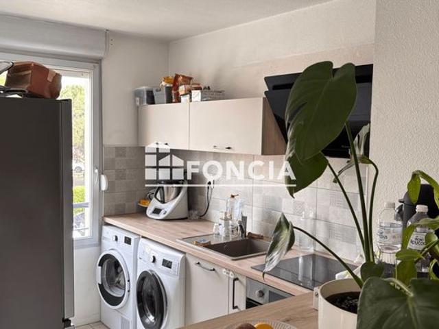 Tel f martinez 0616831o69 appartement de type 4 actuellement loue 680 par mois dans residence avec piscine proche centre ville